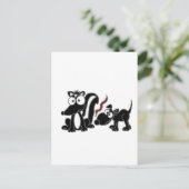 XX- Dog Sniffing Skunk Butt Cartoon Briefkaart (Staand voorkant)