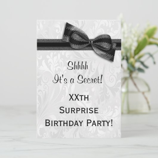 XXe ZURPRISE Birthday Party Damask en Bow Kaart (Staand voorkant)