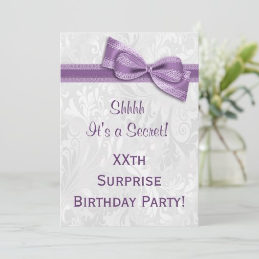 XXe ZURPRISE Birthday Party Damask en Bow Kaart (Staand voorkant)