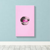 Y2K Lips Portrait – Glossy Aesthetic Pop Art Print (Insitu (Houten vloer))