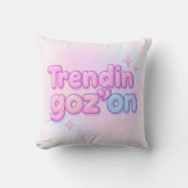 Y2K Pastel Bubble Tekst Trendin Goz On Cute Roze Kussen (Voorkant)