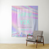 Y2K verjaardagsfeestje iriserende regenboog achter Wandkleed (In situ)