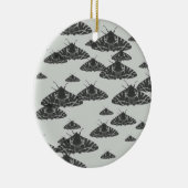 Yaei moth butterflies op witte achtergrond keramisch ornament (Rechts)