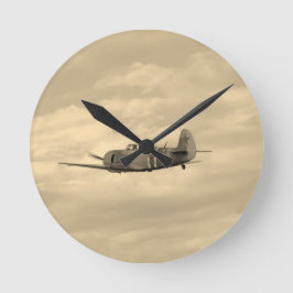 Yak 11 in vlucht ronde klok
