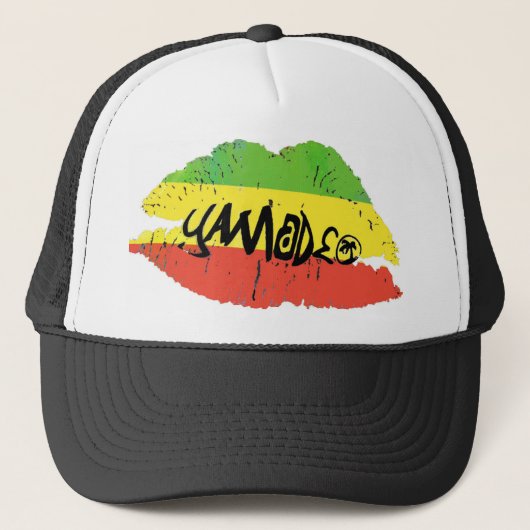 Yamadeo Kiss wit SHIRT Trucker Pet (Voorkant)