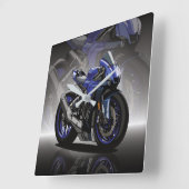 Yamaha R1 with special background Vierkante Klok (Hoek)