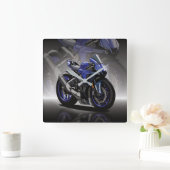 Yamaha R1 with special background Vierkante Klok (Huis)