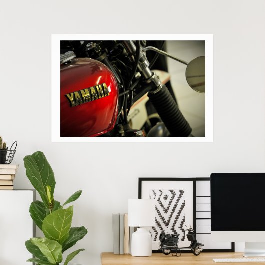 Yamaha Red Golden Motorbike-Poster Poster (Thuiskantoor)