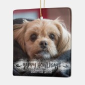 YAPPY HOWLIDAYS Snowy Overlay Dog Foto Keramisch Ornament (Links)