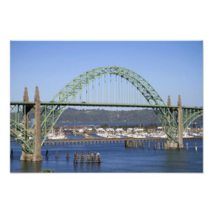 Yaquina Bay Bridge over de Yaquina Bay Foto Afdruk
