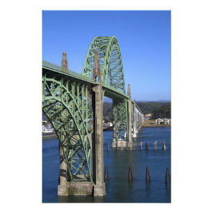 Yaquina Bay-brug overspant de Yaquina-baai Foto Afdruk