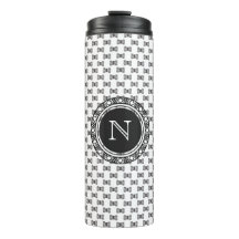 Yarn Skein Pattern met Monogram