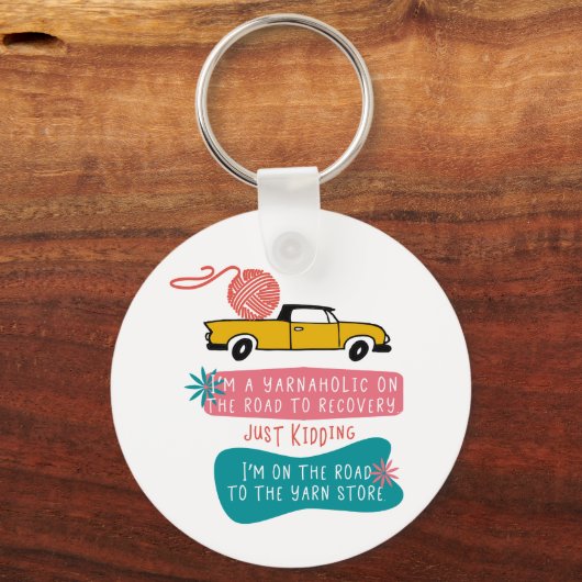 Yarnaholic Funny Knitting Gezegde met Yarn Truck Sleutelhanger (Voorkant)