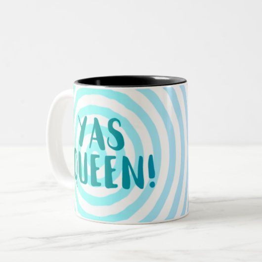 Yas Queen. Blauwe cirkelbeker Tweekleurige Koffiemok (Voorkant links)
