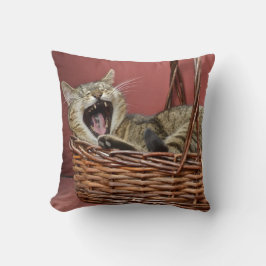 Yawning Cat Pillow Kussen