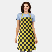Yellow and black checkerboard pattern schort (Gedragen)