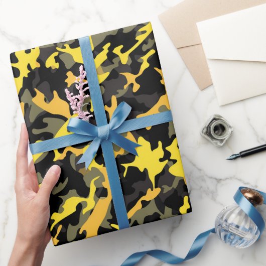 Yellow and Black Military Wrapping Paper Cadeaupapier (Geschenken)