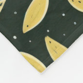 Yellow and Cream Leafy Branches Pattern  Fleece Deken (Hoek)