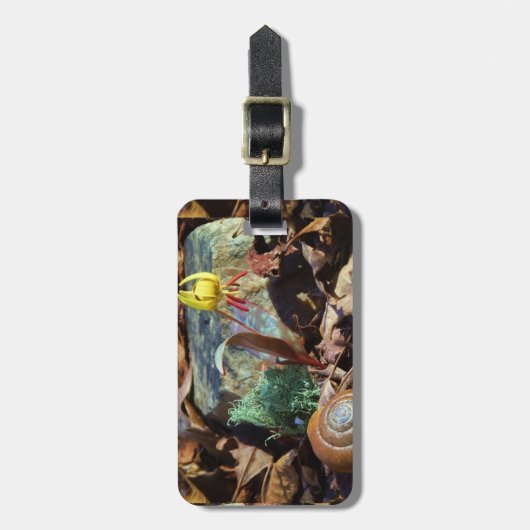 Yellow and Plum Trout Lily en Snagel Shell Bagagelabel (Voorkant verticaal)