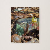 Yellow and Plum Trout Lily en Snagel Shell Legpuzzel (Verticaal)