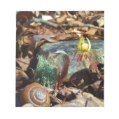 Yellow and Plum Trout Lily en Snagel Shell Notitieblok (Voorkant)