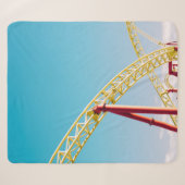 Yellow and red roller coaster under blue sky at da sherpa deken (Voorkant (horizontaal))