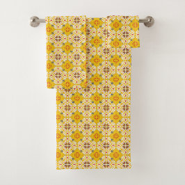 Yellow and white patterned floral  bad handdoek