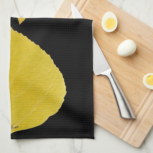 Yellow Aspen Leaf #5 Theedoek (Quarter Fold)