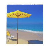 Yellow beach umbrella and chairs on prisping notitieblok (Voorkant)