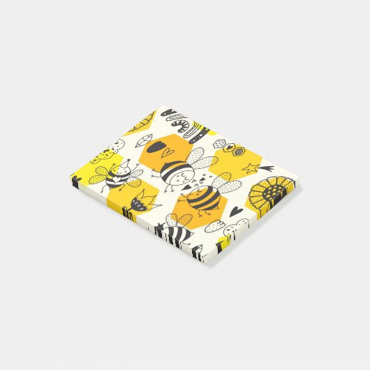 Yellow Bee and Rainbow Design Post-it® Notes (Schuin)