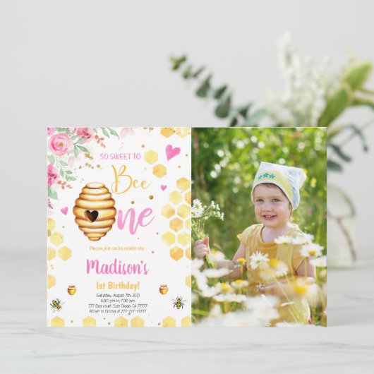 Yellow Bee Foto uitnodiging (Staand voorkant)