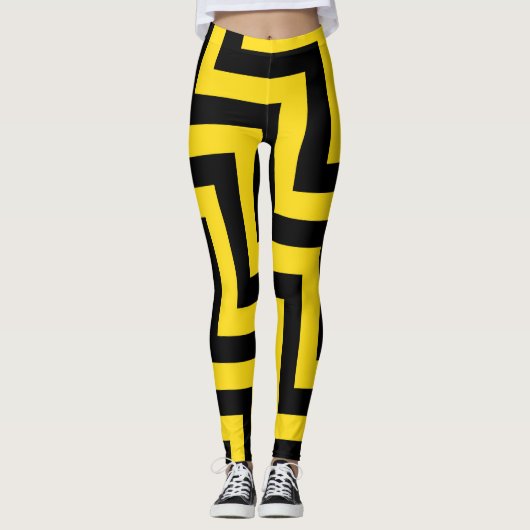 Yellow Black Chevron Geometric Dagonal Stripes Leggings (Voorkant)
