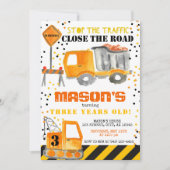 Yellow Black Construction Zone Dump Truck Party Kaart (Voorkant)