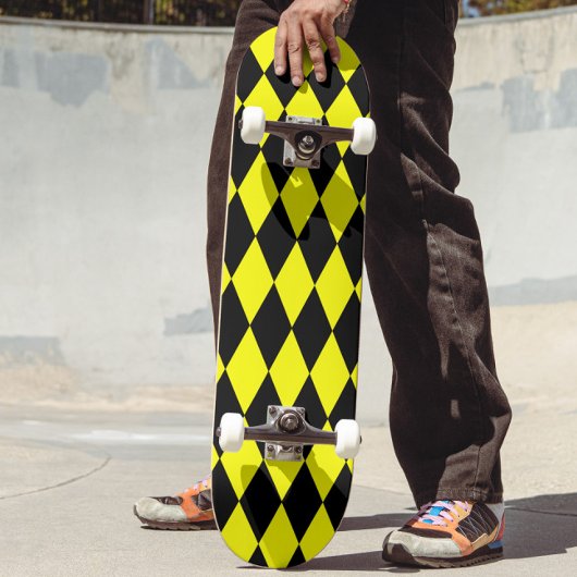 Yellow Black Harlequin Diamonds Checkers Design  Persoonlijk Skateboard