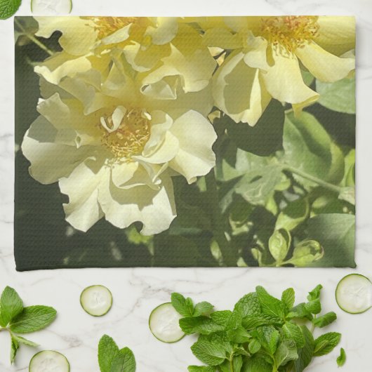 Yellow Botanical Flowers Theedoek (Gevouwen)