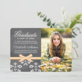 YELLOW Bow Chalkboard Lace Afstuderen aankondiging (Staand voorkant)