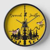 Yellow Chandelier Bird Clock Personalized (Voorkant)