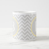 Yellow Chevron Monogram Grote Koffiekop (Voorkant)