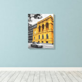 Yellow City Building Minimalistische kleurenfotogr Canvas Afdruk (Insitu (Houten vloer))