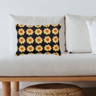 Yellow Dahlia Floral Pattern op Black Accent Kussen