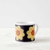 Yellow Dahlia Floral Pattern op Black Espresso Kop (Voorkant rechts)