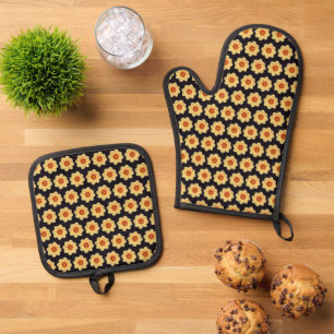 Yellow Dahlia Floral Pattern op Black Ovenwant & Pannenlap Set