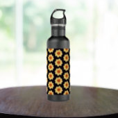 Yellow Dahlia Floral Pattern op Black Waterfles