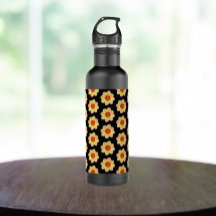 Yellow Dahlia Floral Pattern op Black