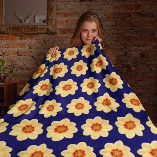 Yellow Dahlia Floral Pattern op Blue Fleece Deken
