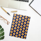Yellow Dahlia Floral Pattern op Blue Notitieboek