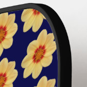 Yellow Dahlia Floral Pattern op Blue Pickleball Paddle (Links Detail)