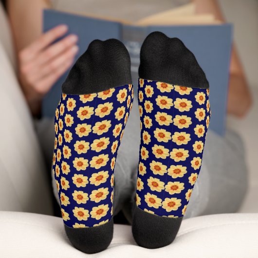 Yellow Dahlia Floral Pattern op Blue Sokken (Onderkant)