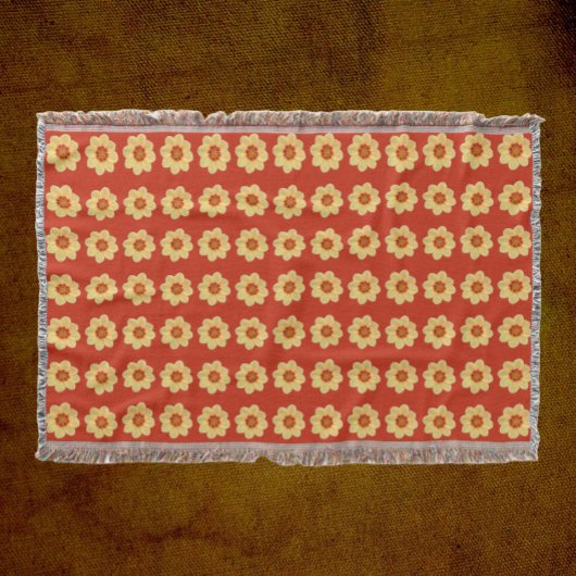 Yellow Dahlia Floral Pattern op Red Deken