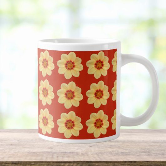 Yellow Dahlia Floral Pattern op Red Grote Koffiekop